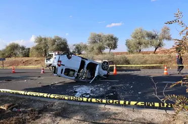 Nevşehir’de refüje çarpan araç takla attı: 1 ölü, 2 yaralı
