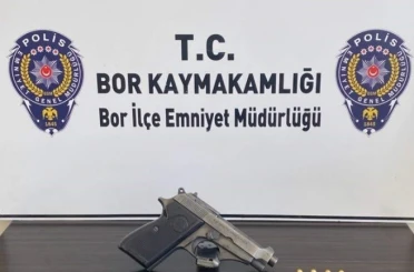 Niğde Bor’da silah ve çalıntı motosiklet ele geçirildi 