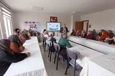 Niğde Halk Eğitimi Merkezi, Erasmus+ deneyimlerini Çiftlik’te paylaştı
