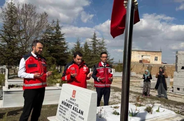 Niğde’de şehit kabirlerine anlamlı ziyaret 