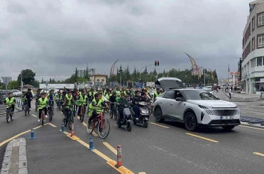 Niğde’de yüzlerce bisiklet tutkunu sağlıklı yaşam için pedal çevirdi 