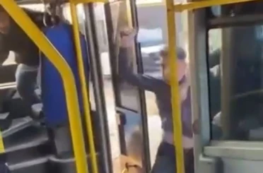 Nilüfer’de otobüsü satırla bastı 