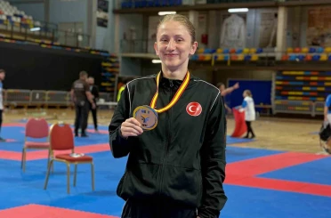 Nurbade Büber İspanya’da Akdeniz Şampiyonu oldu 