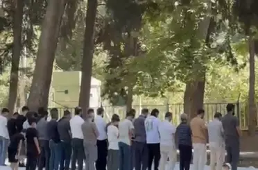 Nusaybin’de piknik yapan vatandaşlar namaz için birlikte saf tuttu
