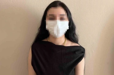 O anlar kamerada: Kurtulmak için kaçtı yerde sürüklenip araca bindirildi, onu yine bir kadın kurtardı 