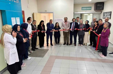 Oda küçük, tören büyük 