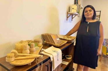 Oğlunun alerjisi, balmumundan gıda saklama bezleri üretmeye sevk etti 