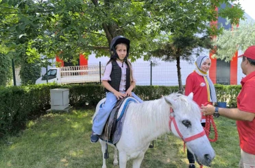 Öğrenciler aileleriyle birlikte piknik yaptı 