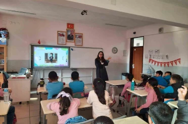 Öğrenciler avukatlık mesleğini tanıdı 