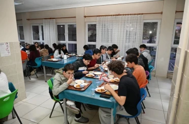 Öğrenciler iftar sofrasında bir araya geldi 