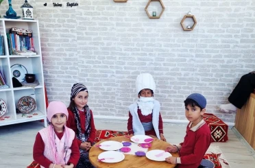 Öğrenciler Nasreddin Hoca fıkralarını canlandırdı 