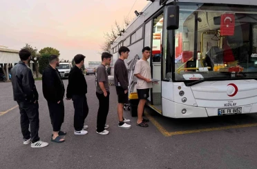 Öğrencilerden Kızılay’a kan bağışı 