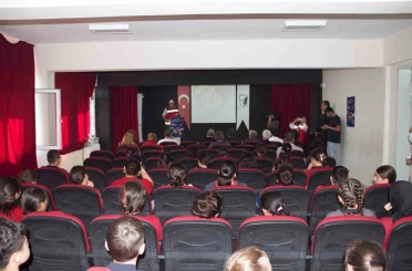 Öğrencilere ’kokarca’ semineri