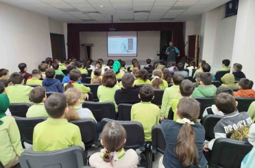 Öğrencilere sağlıklı çocuk sağlıklı gelecek etkinliği 