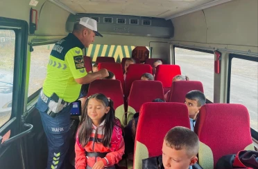 Öğrencilerin güvenliği için emniyet ve trafik tedbirlerini en üst seviyeye çıkarıldı 