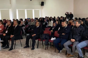 Öğrencilerinin hazırladığı şiir dinletisi büyük beğeni topladı 