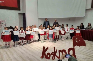 Okul öncesi öğrencileri İstiklâl Marşı’nı ezbere okudu 