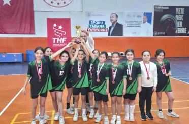 Okul Sporları Küçükler Hentbol Müsabakaları sona erdi 