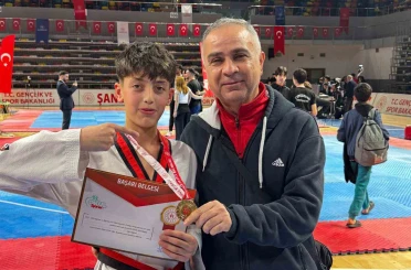 Okul sporları şampiyonasında Arabanlı sporcu Öztürk şampiyon oldu 