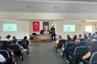 Okul yöneticilerine narkotik farkındalık eğitimi verildi
