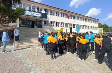 Okulda temizlik günü etkinliği