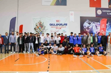 Okullu Gençler Hentbol Müsabakaları tamamlandı 