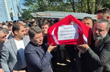 Ölen vali yardımcısı dualarla son yolculuğuna uğurlandı
