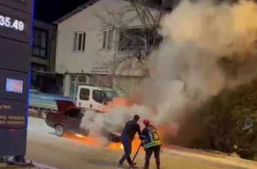 Oltu’da araç yangını korkuttu 