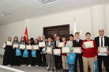Oltu’da Hafız ve Hafizeler belgelerine kavuştu 