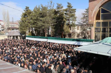 Oltu’da motosiklet kazası: 1 ölü, 1 yaralı 