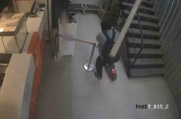 Ölümden kıl payı kurtuldu, o anlar kamerada 