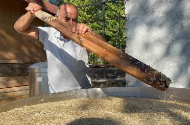 On iki bin yıllık siyezin hasadını tamamlayan çiftçilerin bulgur yapım mesaisi başladı 