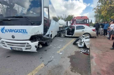Önce yavaşlayan araca ardından karşı yönden gelen otomobile çarptı: 1 yaralı 
