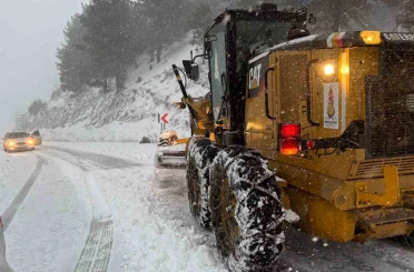 Onikişubat Belediyesi 60 araçla sahada 
