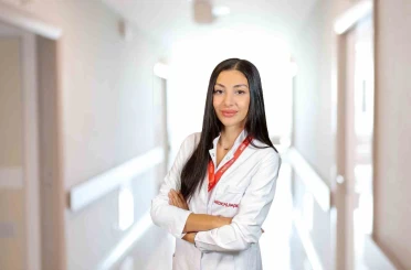 Op. Dr. Oğur: "Gebelikte yüzme güvenli ancak her anne adayı için uygun olmayabilir" 