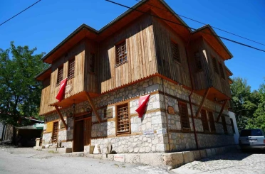 "Orda Bir Köy Var Uzakta" şiirinin ilham kaynağı Apçağa ziyaretçilerini ağırlıyor 