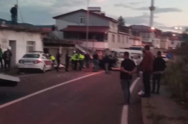 Ordu’da çekici kamyonet ile minibüs kafa kafaya çarpıştı: 3 yaralı 