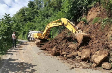 Ordu’da heyelan nedeniyle ulaşıma kapanan 236 mahalle yolu açıldı 