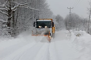 Ordu’da yükseklerde kar kalınlığı 1,5 metreye ulaştı, bir günde 358 mahalle yolu açıldı 