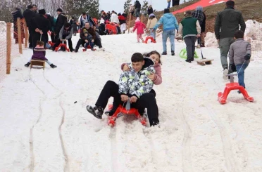 Ordu’nun menderesleri ile ünlü bin 500 rakımlı yaylasında kar festivali 