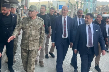Orgeneral Metin Tokel’den Yüksekova’ya sürpriz ziyaret 