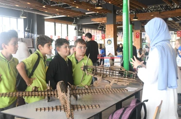 Ortaokul ve lise öğrencileri SAÜ’de deneylerle bilimi keşfetti 