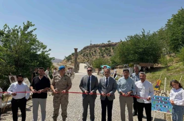 Ortaokulu öğrencilerinin yıl sonu resim sergisi Cendere Köprüsü’nde açıldı 