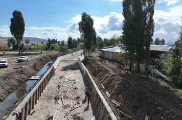 Oruçbeyli köyünde 2. kısım taşkın kontrol inşaatında çalışmalar sürüyor 