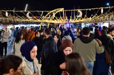 Osmangazi meydanı’nda ramazan coşkusu sürüyor 