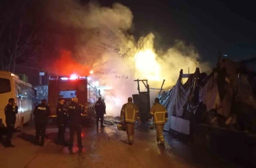 Osmangazi’de gece saatlerinde yangın paniği: 1 yaralı 
