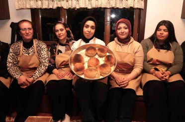 Osmangazi’de kandil akşamında 600 yıllık ’bereket’ ekmeği pişirildi 