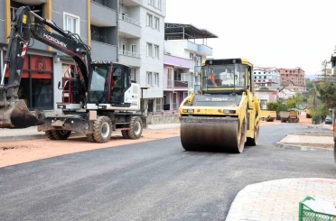 Osmangazi’den Hamitler’e 300 tonluk asfalt desteği 
