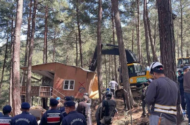Osmaniye’de mahkeme kararı sonrası 31 kaçak yayla evinin yıkımına başlandı 