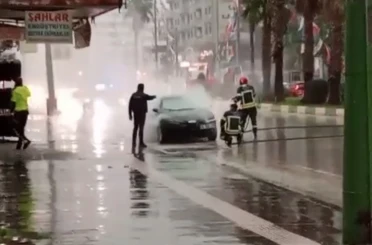 Osmaniye’de park halindeki otomobil yandı 